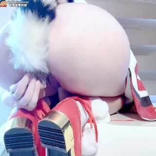 正在播放：cosplay 肛塞猫尾自慰 (猫咪av站频道)
