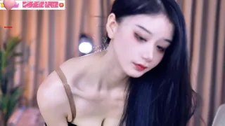 【猫咪av站】极品颜值美女主播风骚热舞 现场高清截图