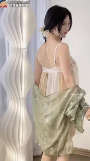 查看 现代唐朝服装诱惑 的详细介绍与播放