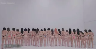 猫咪av站高分作品推荐：女忧内衣诱惑大展会