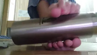 骚货用脚按摩保温瓶 - 1080P超清画质展示图
