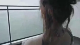 91社区热议作品：#国产 #高清 【onlyfans •娜娜】我想你啦 阳台幻想做爱 假阳具自慰湿了整个椅子！ 实拍