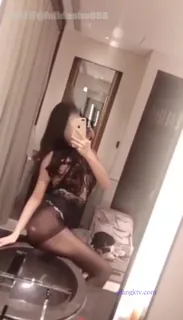 正在播放：#模特  秀人网 玥er/玥儿/  蕾丝薄纱情趣内衣骚女不断作出诱人的姿势 (猫咪av站频道)