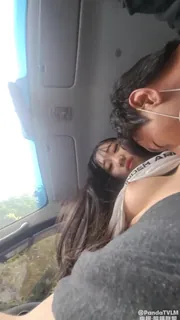 玩弄可爱妹妹小穴后足交 - 实时更新的高清猫咪av站资源