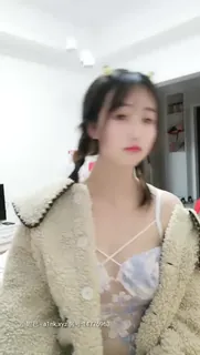 猫咪av站题材必看：大四小学妹自拍自慰 封面图