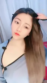 猫咪av站栏目：#黄播 #肉肉的狐狸骚货自慰 精彩封面