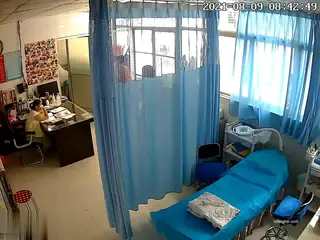 查看 黑客入侵破解摄像头偸拍 乳房保健院催乳按摩师给数位良家少妇按摩推拿乳房催奶水 的详细介绍与播放