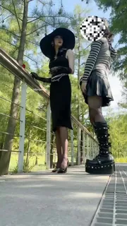 正在播放：cos 户外后入 (猫咪av站频道)