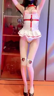 猫咪av站栏目：#快手  #美婷    高价定制大尺度_好长的腿 精彩封面