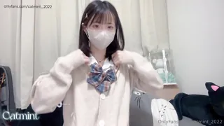 猫咪av站精选视频：JK小萝莉自慰到高潮 完整版