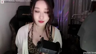 查看 #BIGO直播/#BIGO#轩子巨二兔/#轩子巨2兔 ， 牛逼了/模拟足交/开启舌头舔耳模式 的详细介绍与播放