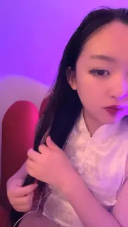 查看 #黄播 #巨臀小美 旗袍眼镜黑丝直播 的详细介绍与播放