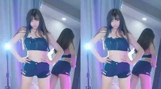 【猫咪av站】#国产 #国产福利 #超高清 【咬一口兔娘ovo】萝莉嫩妹 裸舞#萝莉 现场高清截图