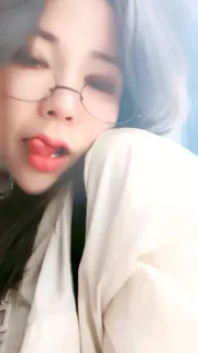 眼镜母狗车上露出 - 实时更新的高清猫咪av站资源