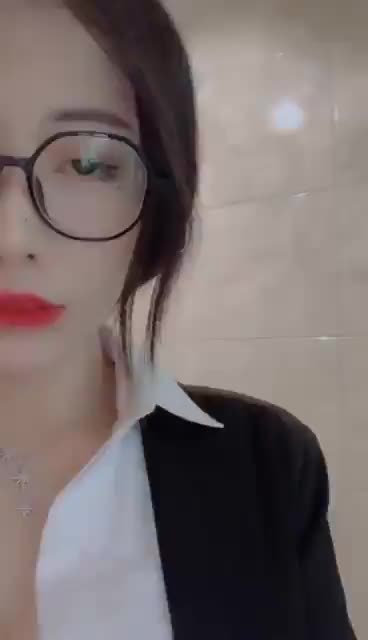 猫咪av站题材必看：#花椒_OL装扮 封面图