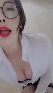 #花椒_衬衫网格丝袜 玩家亲测好评资源