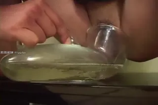 正在播放：变态捆绑被强迫自己喝自己的尿 (猫咪av站频道)