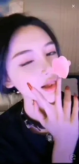 猫咪av站精选视频：#抖音 洛洛传媒 身材确实不错_勾引的眼神 完整版