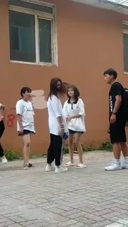 #霸凌 #精神小妹 真他妈垃圾 - 实时更新的高清猫咪av站资源