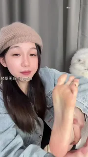 回不了了，女友尝试自舔自己的脚还加上乳酪 - 高清流媒体极速加载