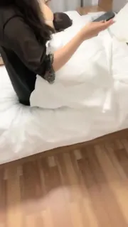 查看 #黄播 #夫妻探花 #别摸我骚胸主播联动，交换伴侣 的详细介绍与播放