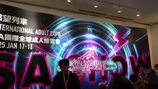 猫咪av站精选视频：SA  SA   AvAVSA成人展 完整版