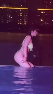 泳池边的大波波 最新更新资源合集