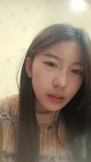 正在播放：先喝杯米雪饮料再直播 (猫咪av站频道)