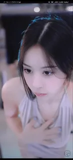 正在播放：虽然你手捂住你胸口，可是还是有凸点 (猫咪av站频道)