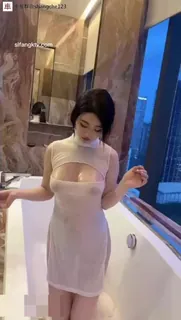 #秀人网    #绯月樱爆乳性感女神，巨乳制服高跟鞋黑丝美足 - 高清在线观看