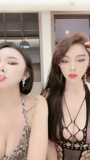 猫咪av站题材必看：#黄播 #绝代双娇4月 一起摇摆 封面图