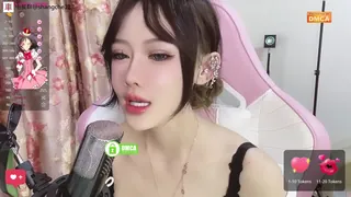 猫咪av站高分作品推荐：#CB站   #Stripchat| #COCO #直播魅惑电眼，只用眼神就能让你射，自慰骚舞舔腋下 深聊