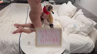 正在播放：骚逼蒙眼被大屌插入 (猫咪av站频道)