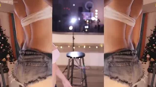 91视频推荐：骚逼美女超短裤 手机在线播放