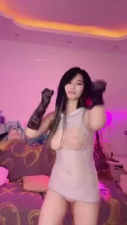 猫咪av站题材必看：#琪琪 赞助群40部_露奶裙 封面图