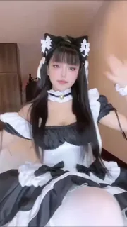 91社区热议作品：巨乳骚货小女仆 实拍