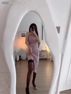 #模特 模特 秀人网 周妍希/Carol周妍希 新增脱下高叉旗袍 - 1080P超清画质展示图