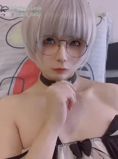 二次元眼镜骚货伪娘自撸 玩家亲测好评资源