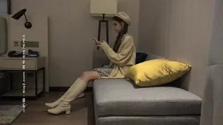 查看 附近约了个漂亮妹子 的详细介绍与播放