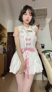 91社区热议作品：00后小骚货 实拍