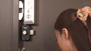 #步非烟（日本AV剪辑）#步非烟av配音_自慰一半被老公同事发现 完整无删减版在线看