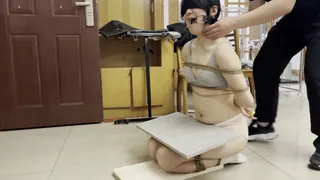 猫咪av站栏目：蒙眼捆绑调教骚逼少妇 精彩封面