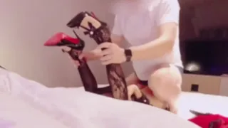 猫咪av站题材必看：爆操黑丝高跟母狗 封面图