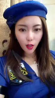 猫咪av站精选视频：调教红绿灯控，御姐，黑丝 完整版