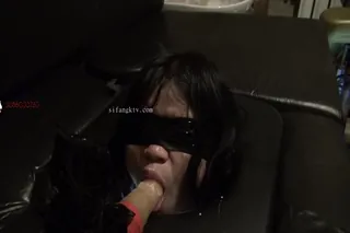 91社区热议作品：捆绑玩弄炮机调教小母狗 实拍