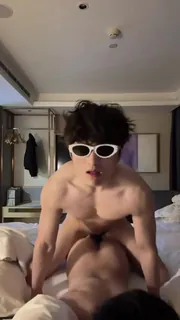 自拍后入爆插翘臀小奶狗 - 1080P超清画质展示图