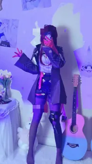 二次元黑丝骚逼艳舞 - 高清在线观看