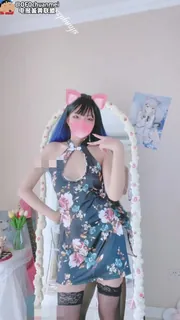 猫咪av站精选视频：黑丝旗袍骚逼艳舞 完整版