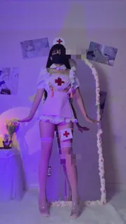 白丝骚逼小骚货护士装艳舞 完整无删减版在线看