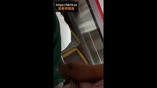 偷拍美女自慰 - 极具视觉冲击力的猫咪av站内容